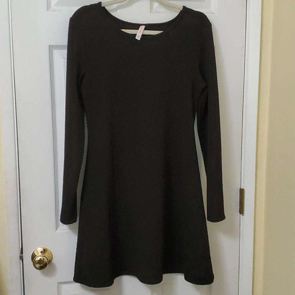 Black long sleeve dress